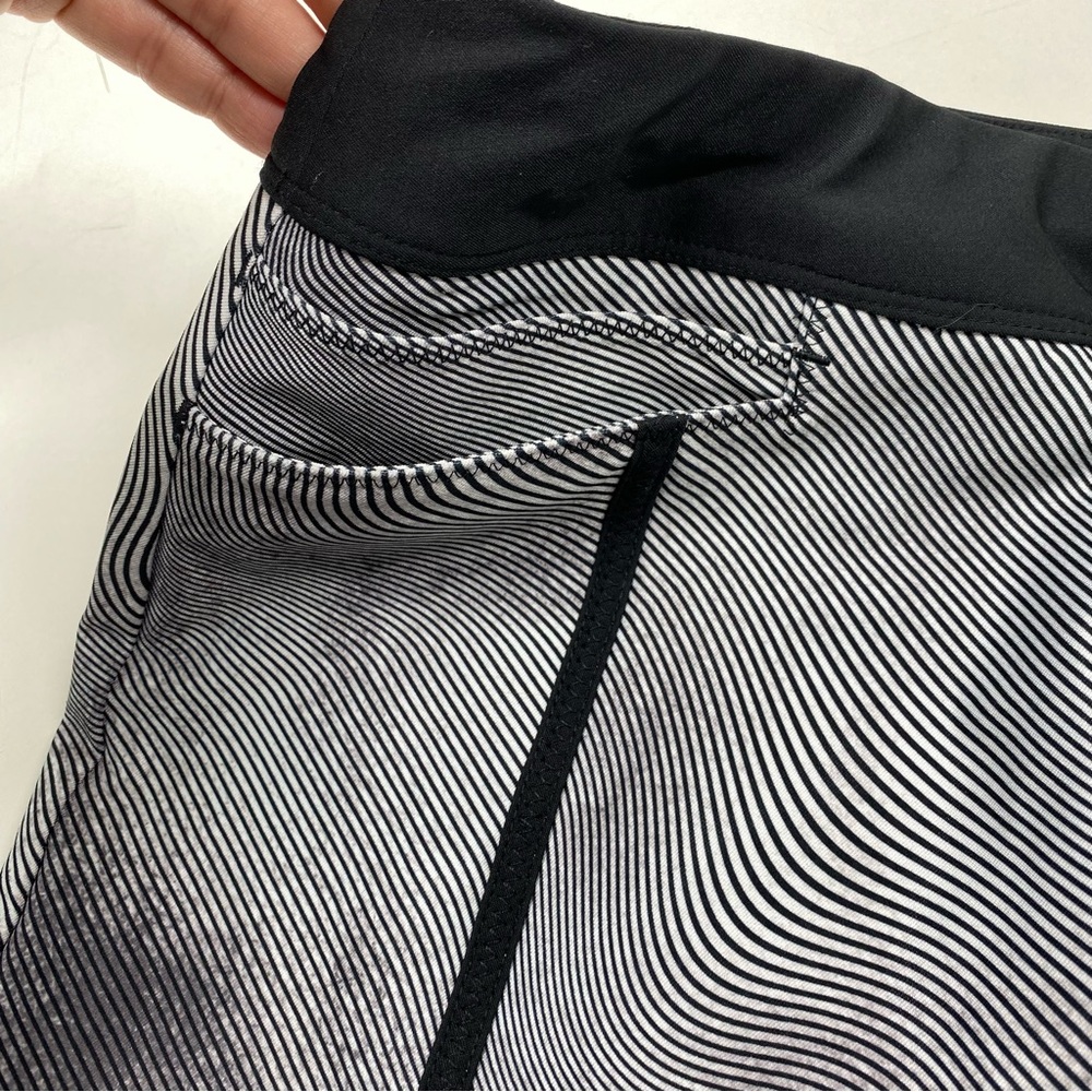 Adidas Golf Skirt Stripes Abstract Athletic Skort Shorts Pockets Mini Small - Picture 5 of 13